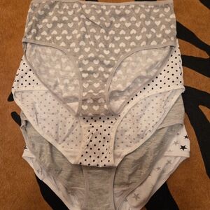 Wonder Nation Gray and White Panties Set